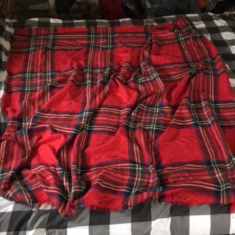 $65 SERRA Red IRISH PLAID Blanket Shawl Fringe Buffalo Scarf - Picture 11 of 16